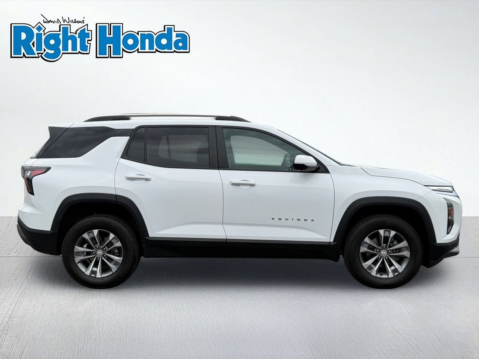 Used 2025 Chevrolet Equinox LT w/ Convenience Package II AWD/4WD image 9