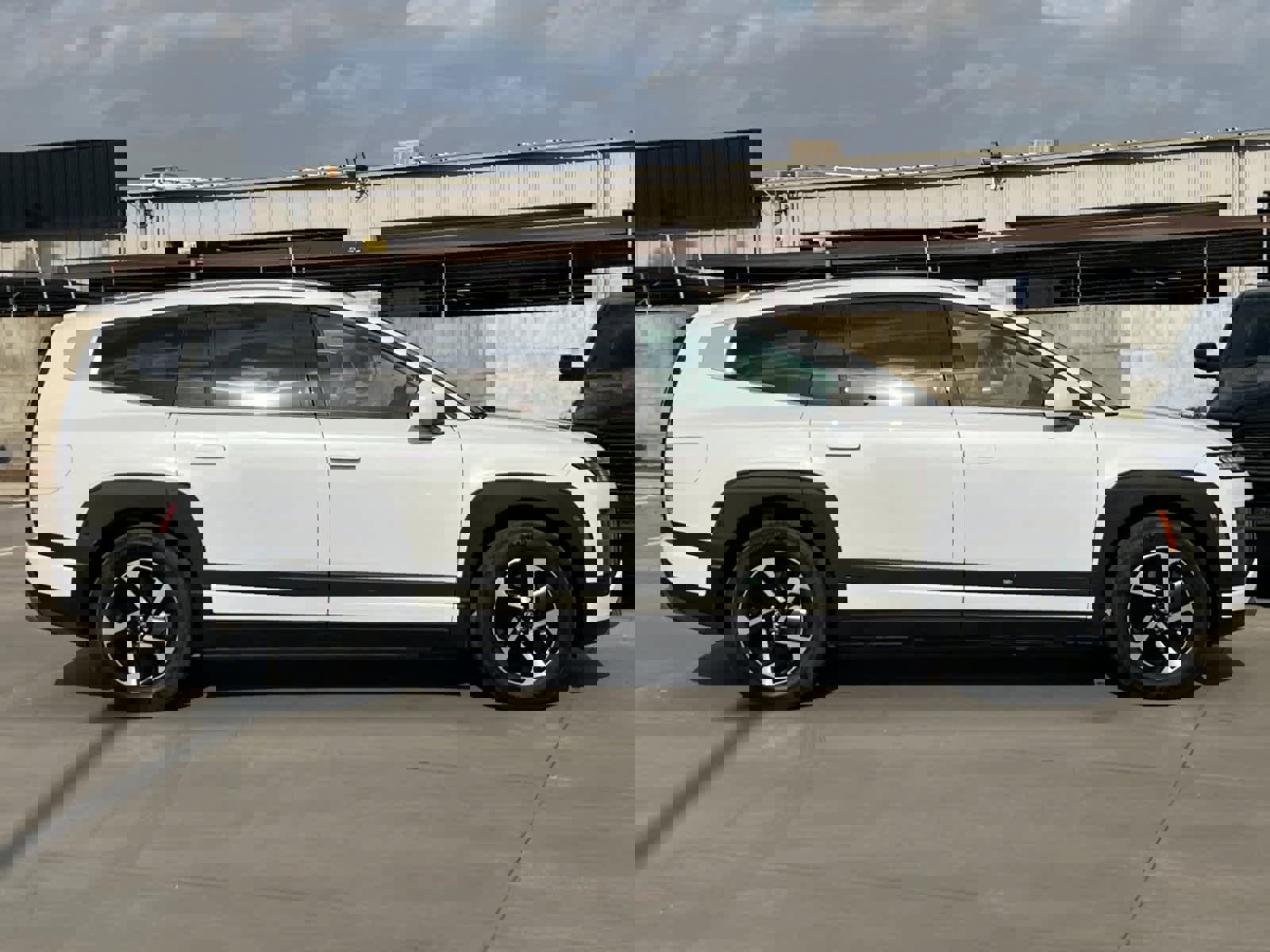 New 2026 Hyundai Ioniq 9 SE image 6