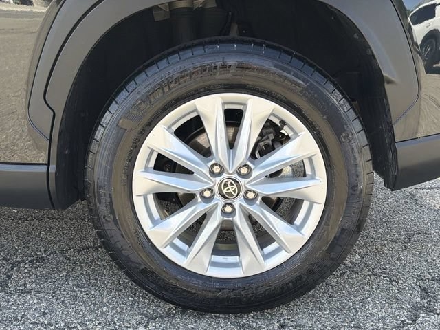 Used 2023 Toyota Corolla Cross LE w/ Moonroof Package AWD/4WD image 11