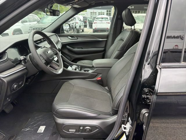 New 2026 Jeep Grand Cherokee Altitude AWD/4WD image 12