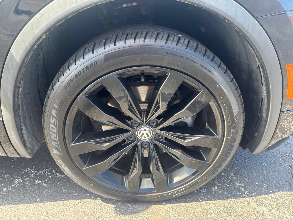 Used 2021 Volkswagen Tiguan SE R-Line AWD/4WD image 46