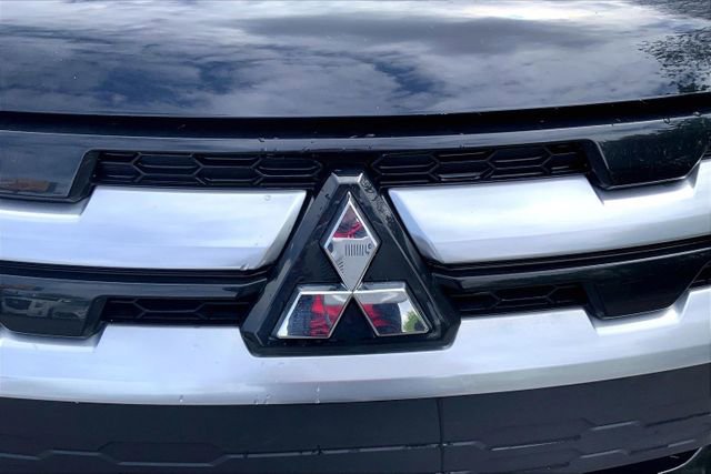 Used 2022 Mitsubishi Outlander Sport SE FWD image 5