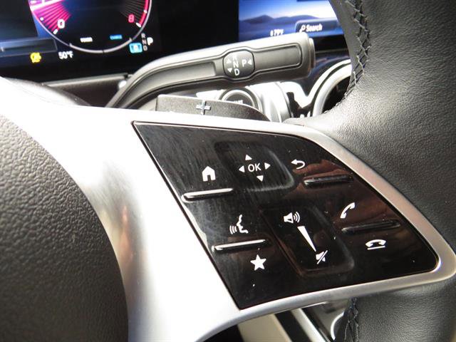 Used 2025 Mercedes-Benz GLB 250 4MATIC image 12