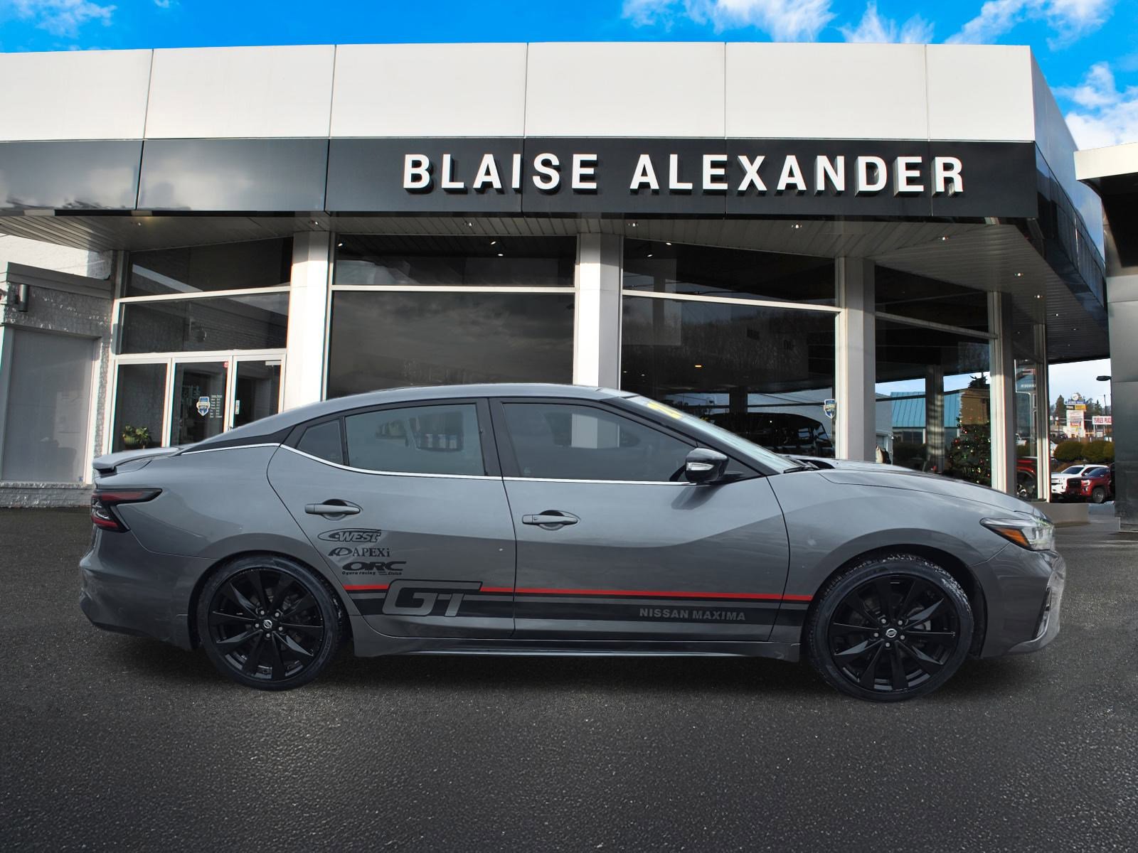 Used 2020 Nissan Maxima SR w/ Sport Mat Group image 2