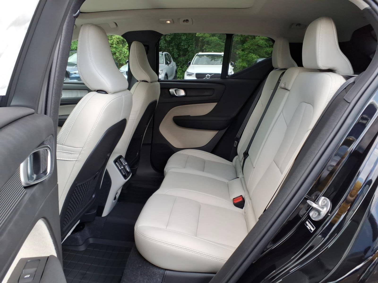New 2026 Volvo XC40 B5 Plus w/ Protection Package Premier AWD/4WD image 8