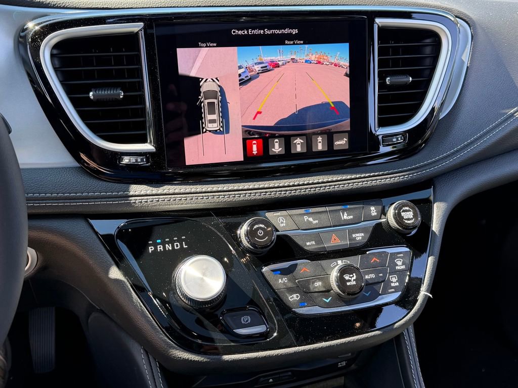 New 2026 Chrysler Pacifica Limited AWD/4WD image 14