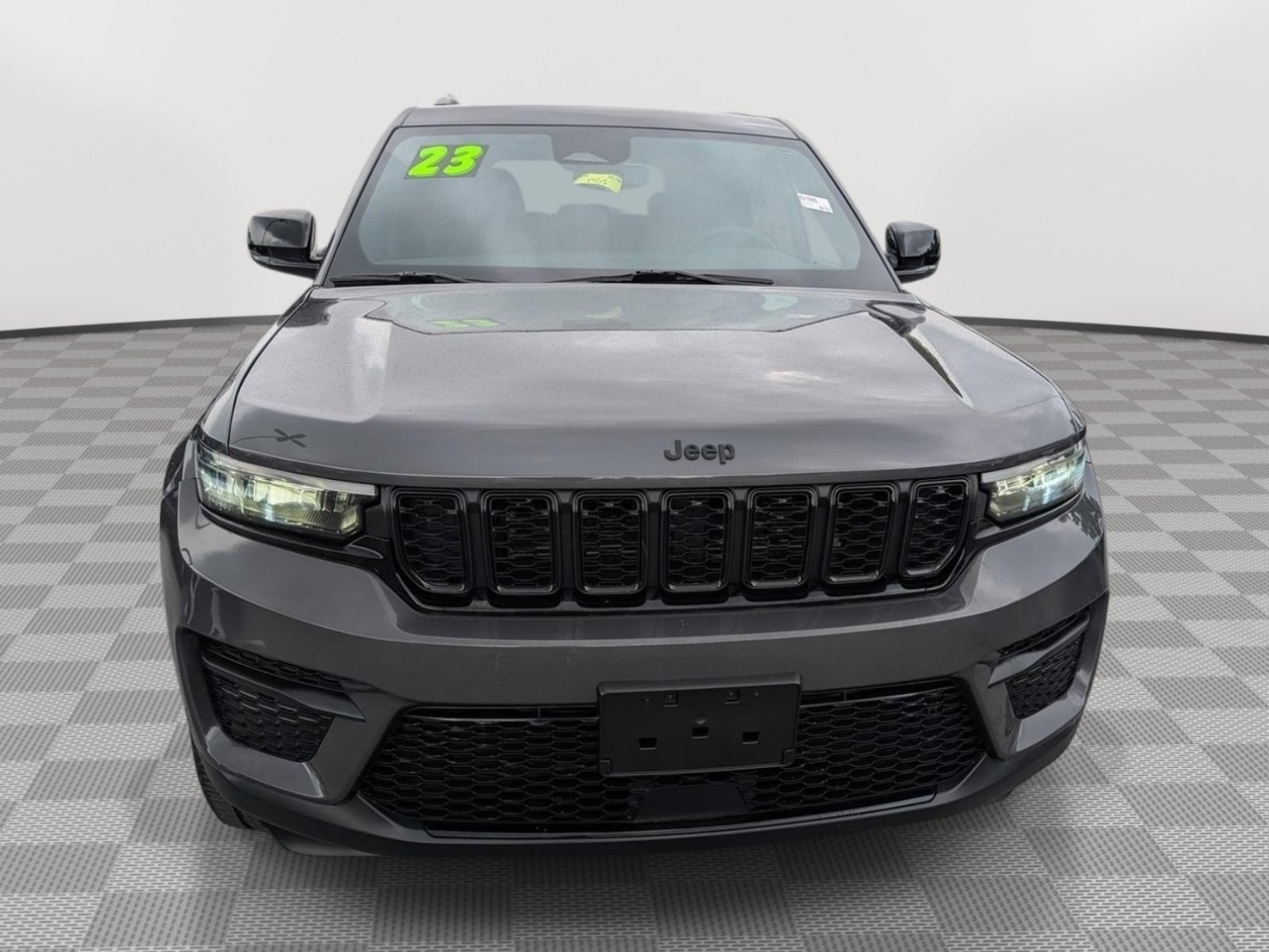 Used 2023 Jeep Grand Cherokee Altitude AWD/4WD image 8