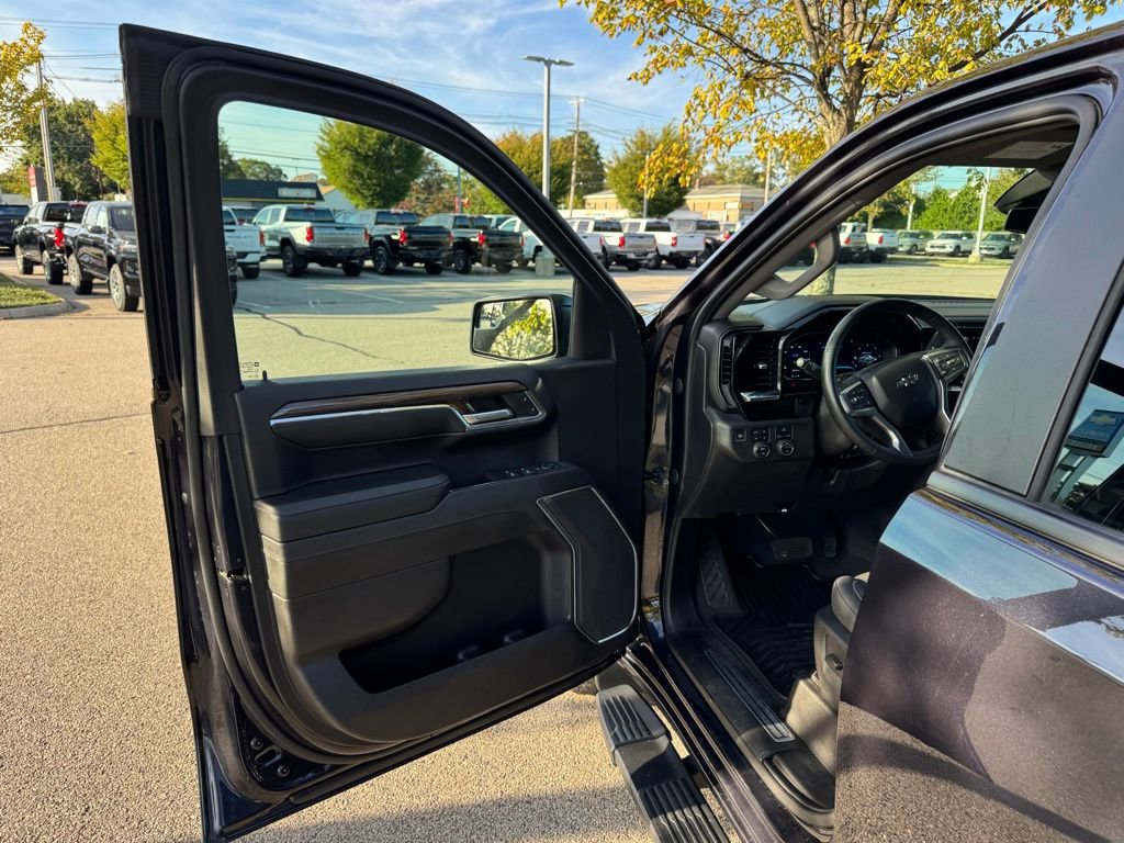 Used 2023 Chevrolet Silverado 1500 RST w/ Z71 Off-Road Package image 10