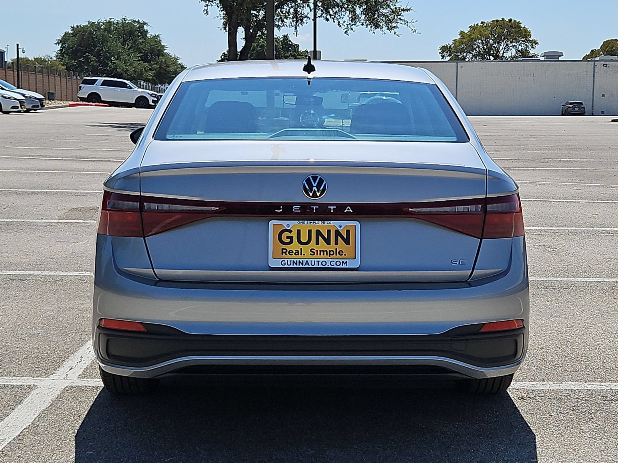 Used 2025 Volkswagen Jetta SE FWD image 4