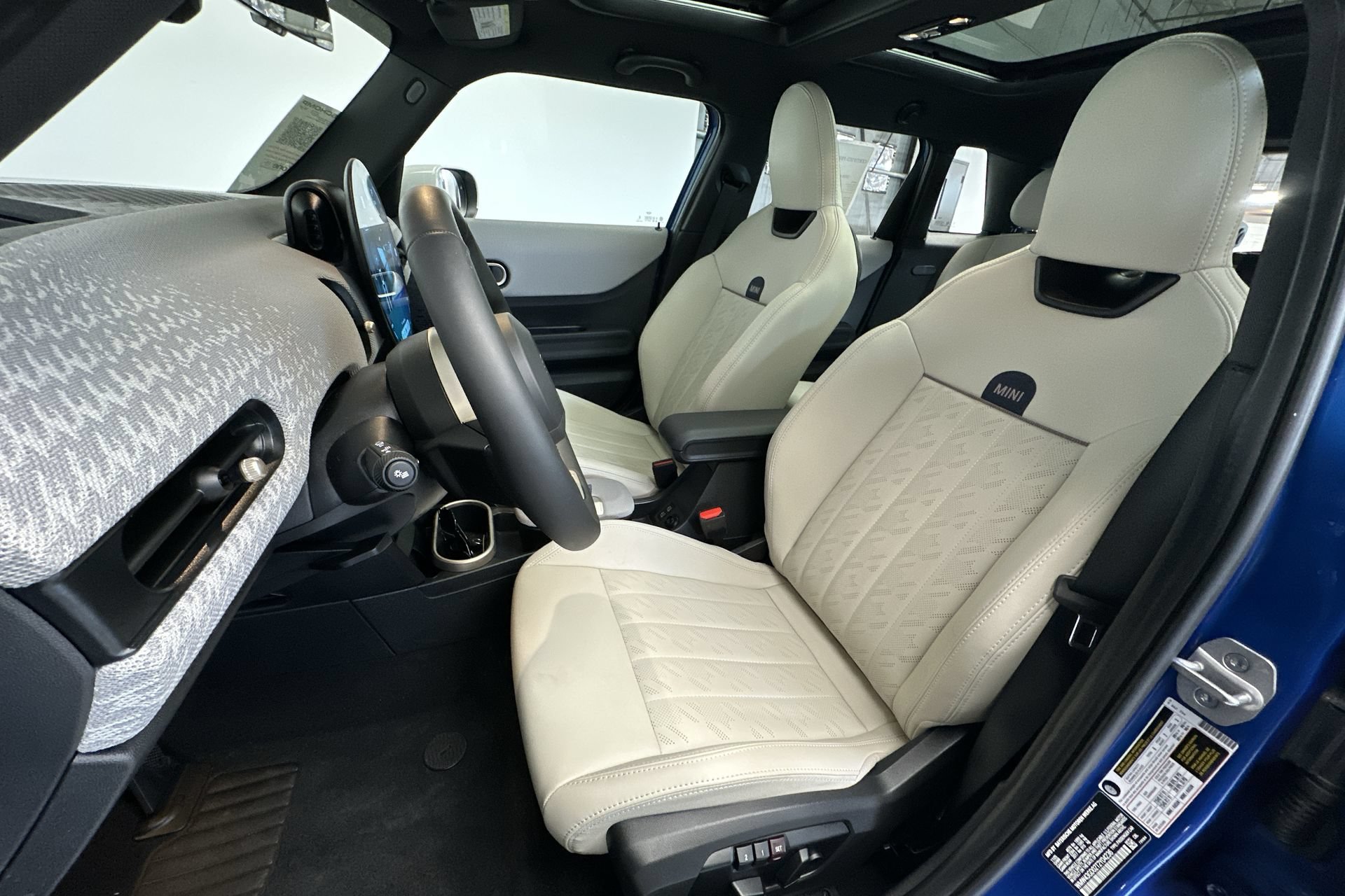 Used 2026 MINI Cooper 4-Door Hardtop FWD image 12