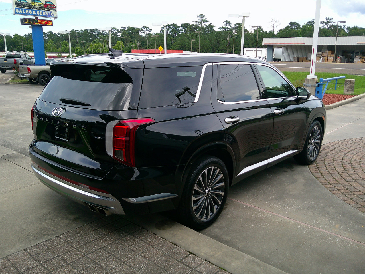 Used 2024 Hyundai Palisade Calligraphy image 4