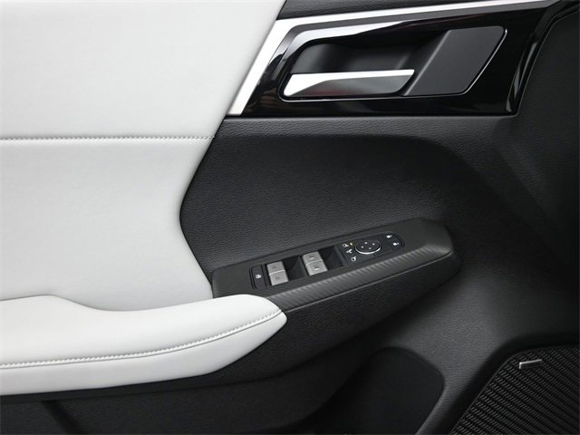 New 2025 Mitsubishi Outlander SE image 9