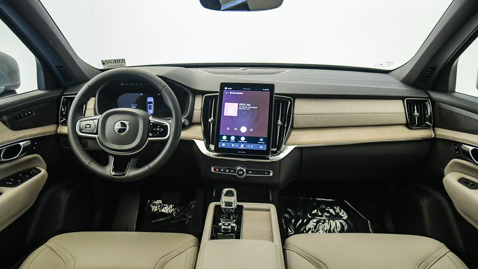Certified 2026 Volvo XC90 B6 Plus AWD/4WD image 15