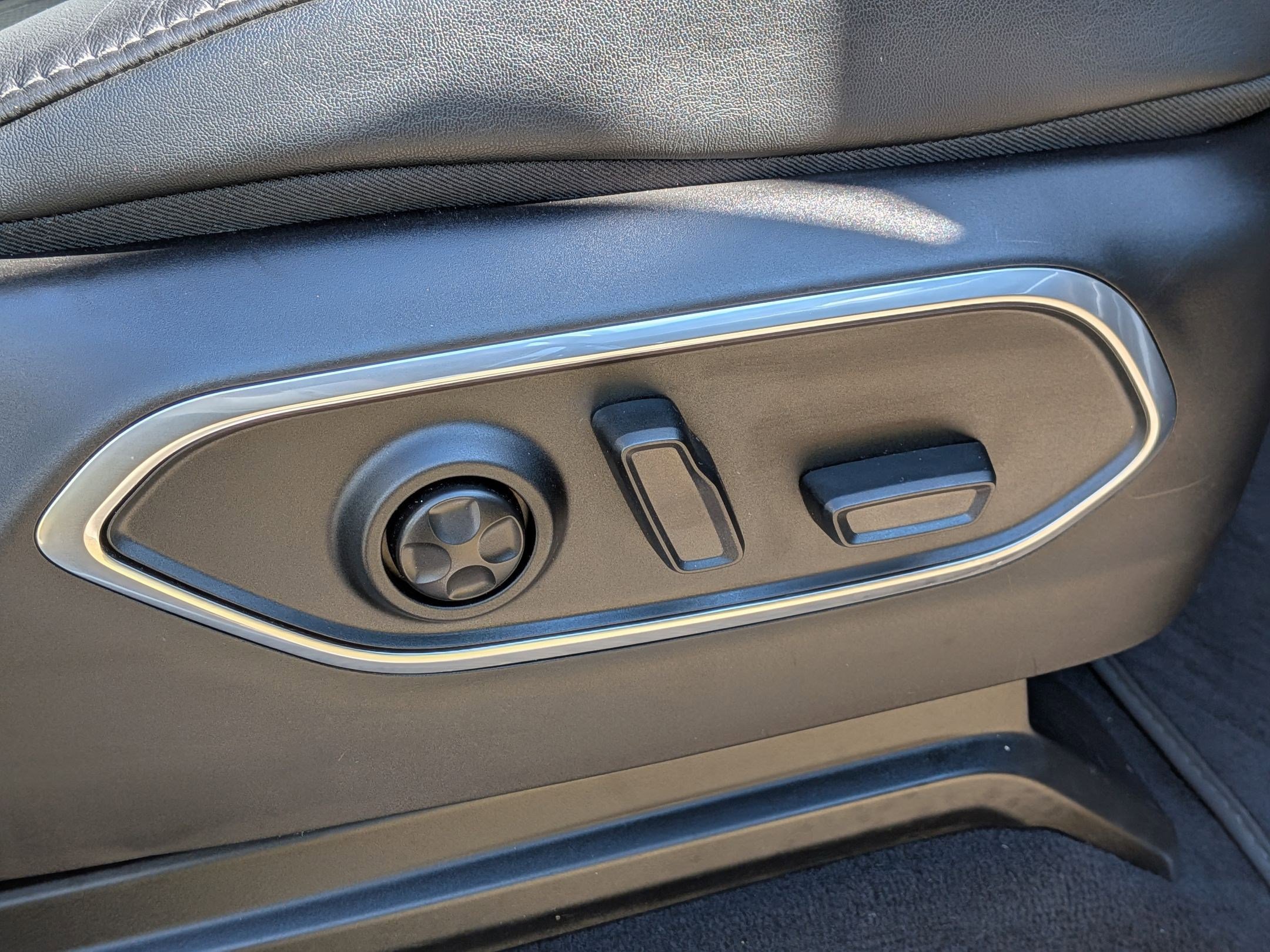 Certified 2025 Jeep Wagoneer Series III w/ Premium Group I image 38