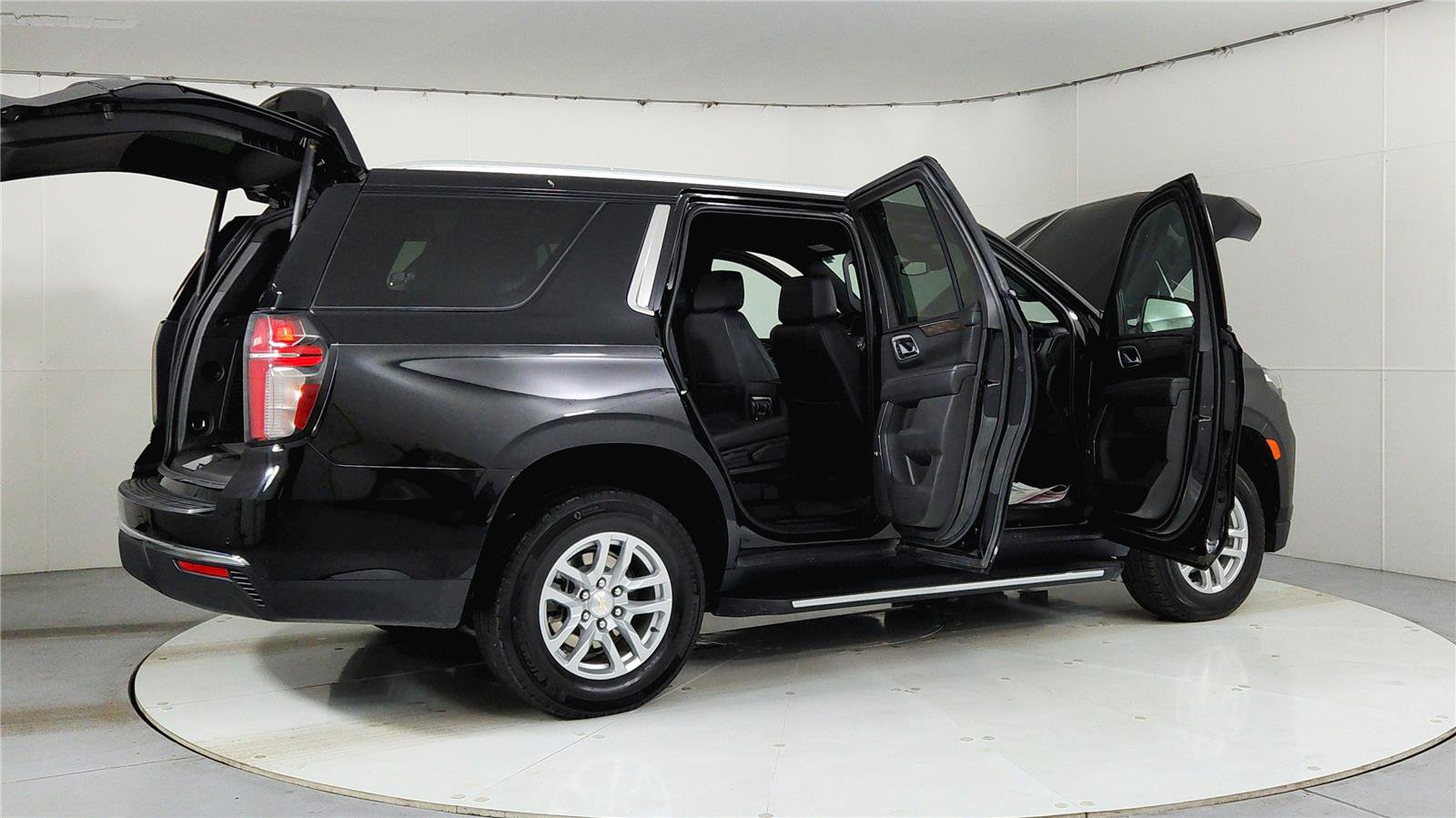 Used 2023 Chevrolet Tahoe LT AWD/4WD image 10