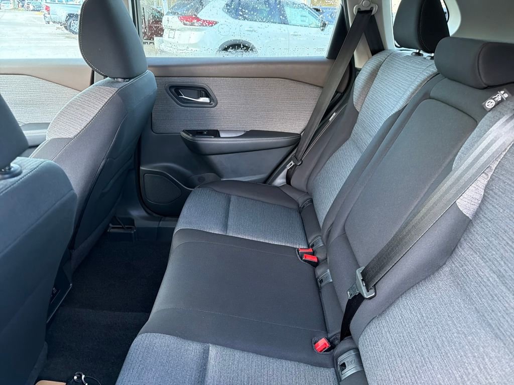 Certified 2023 Nissan Rogue SV image 32