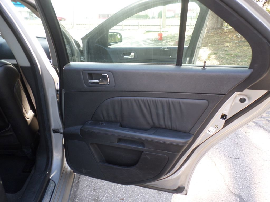 Used 2005 Cadillac STS w/ Preferred Equipment Group RWD image 16