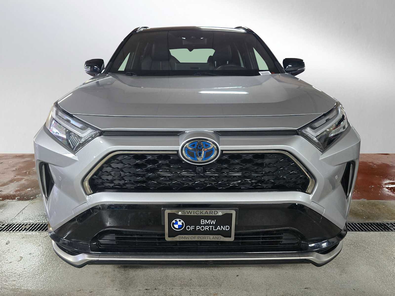 Used 2024 Toyota RAV4 XSE w/ Premium Package image 8