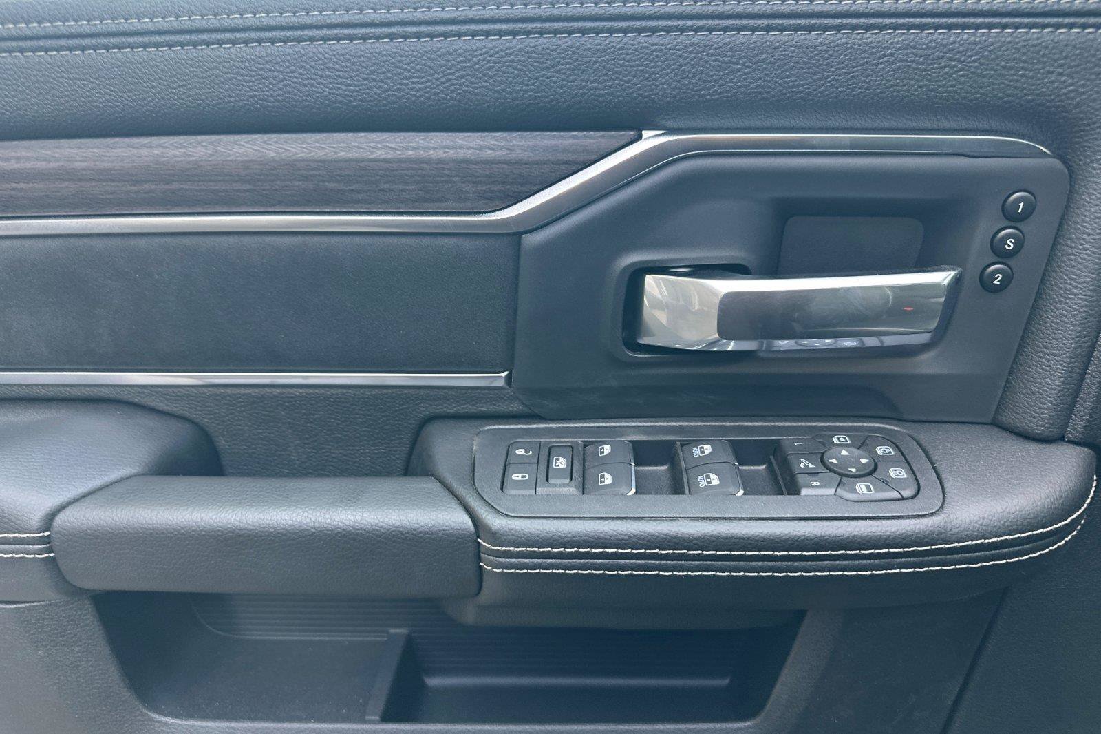 New 2026 RAM 3500 Laramie AWD/4WD image 10