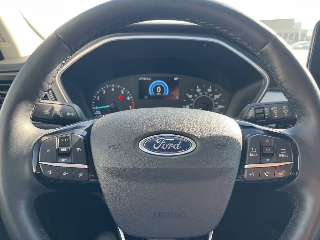 Used 2022 Ford Escape SE w/ SE Sport Appearance Package image 15