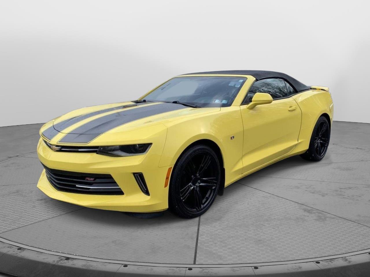 Used 2017 Chevrolet Camaro LT w/ RS Package image 7