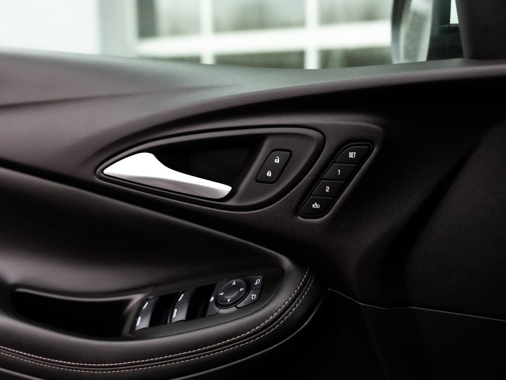 Used 2023 Buick Encore GX Essence w/ Experience Buick Package image 25