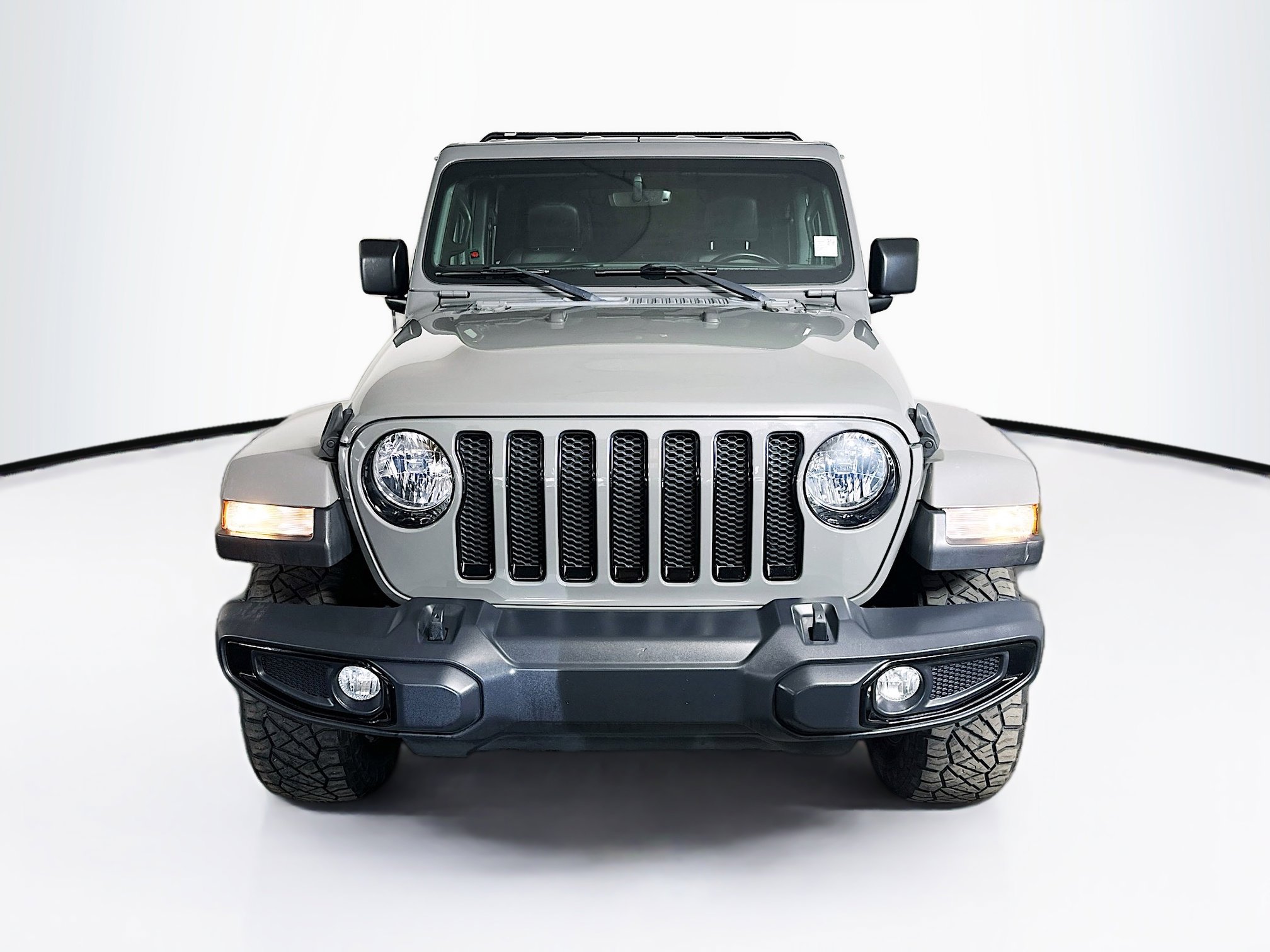 Used 2019 Jeep Wrangler Unlimited Sahara image 2