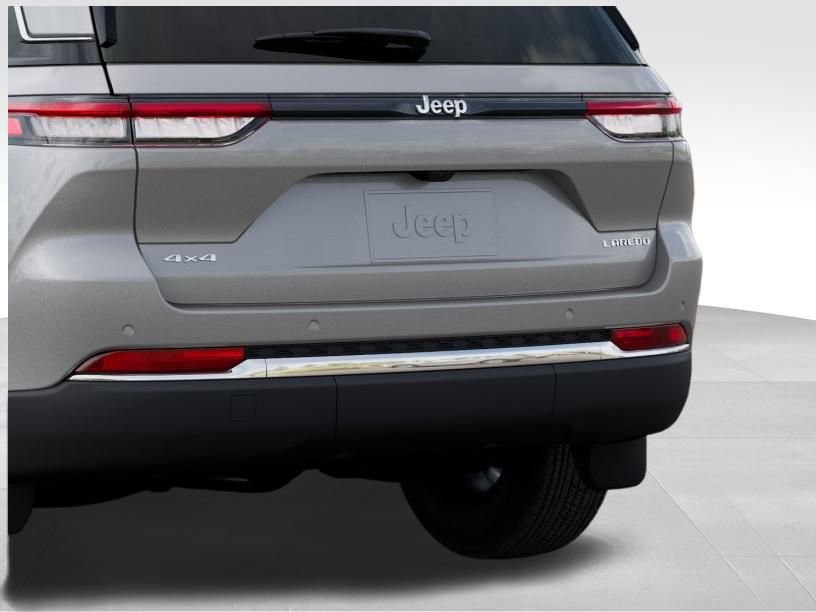 New 2025 Jeep Grand Cherokee Laredo X w/ Luxury Tech Group I image 14