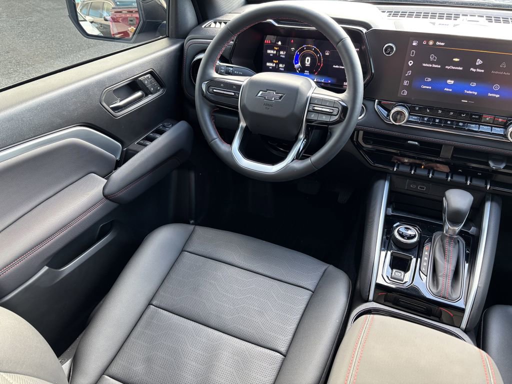 Used 2025 Chevrolet Colorado Z71 w/ Technology Package image 19