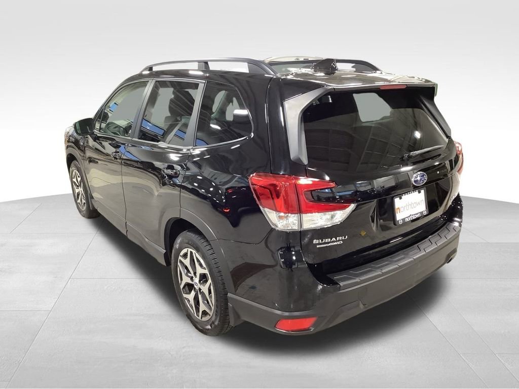 Used 2020 Subaru Forester Premium image 4