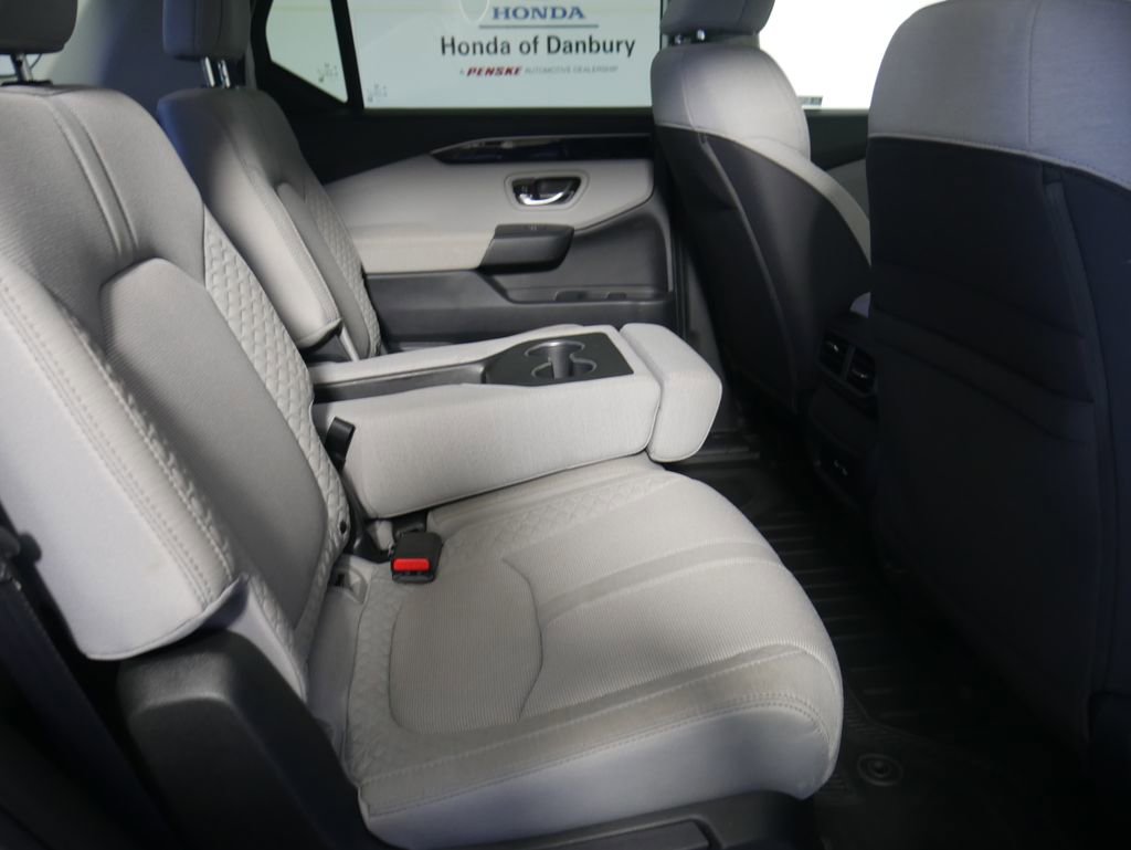 Certified 2023 Honda Pilot LX image 8