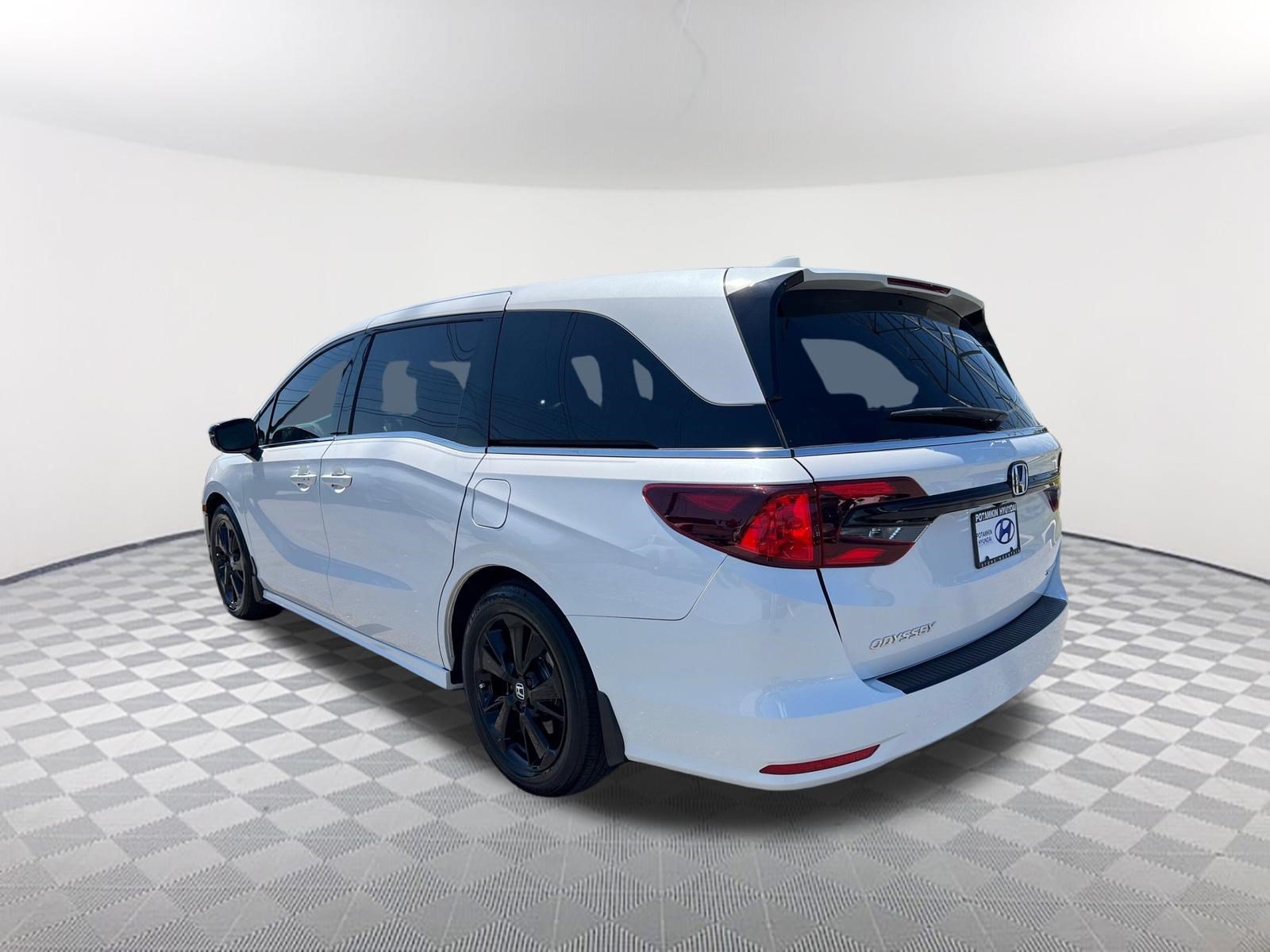 Used 2024 Honda Odyssey Sport image 8