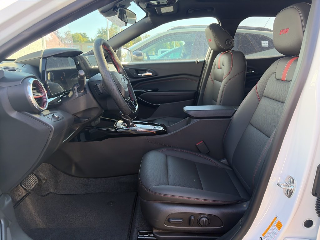 New 2026 Chevrolet Trax RS w/ Sunroof Package FWD image 12