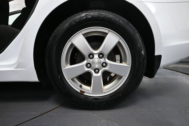 Used 2016 Chevrolet Cruze LT FWD image 12