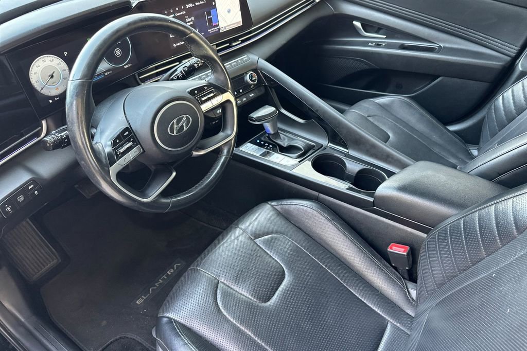 Used 2023 Hyundai Elantra Limited image 10