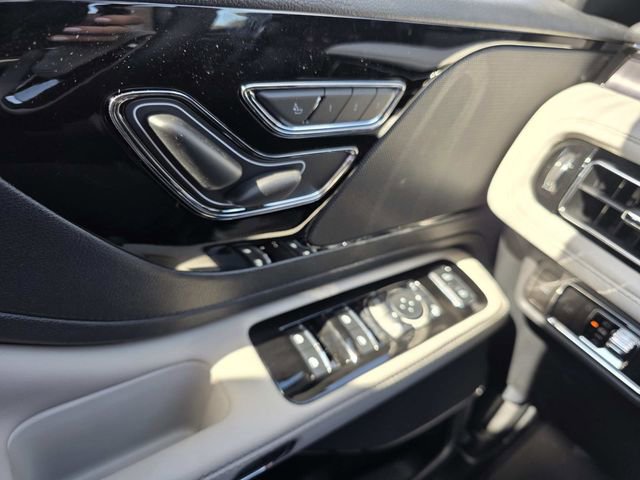 New 2026 Lincoln Aviator 2WD w/ Jet Appearance Package image 11