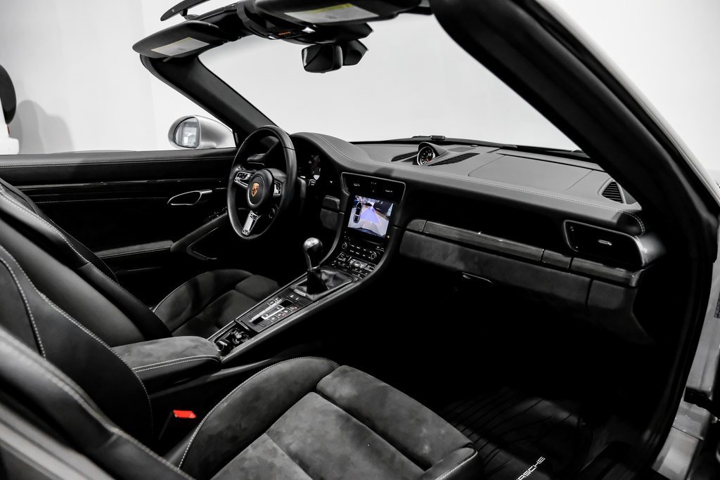 Used 2017 Porsche 911 Targa 4 GTS image 8