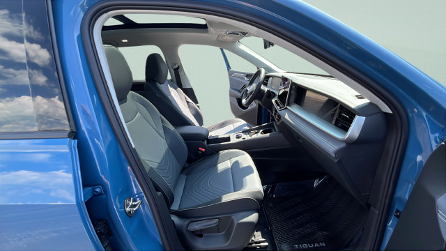 New 2026 Volkswagen Tiguan SE AWD/4WD image 27