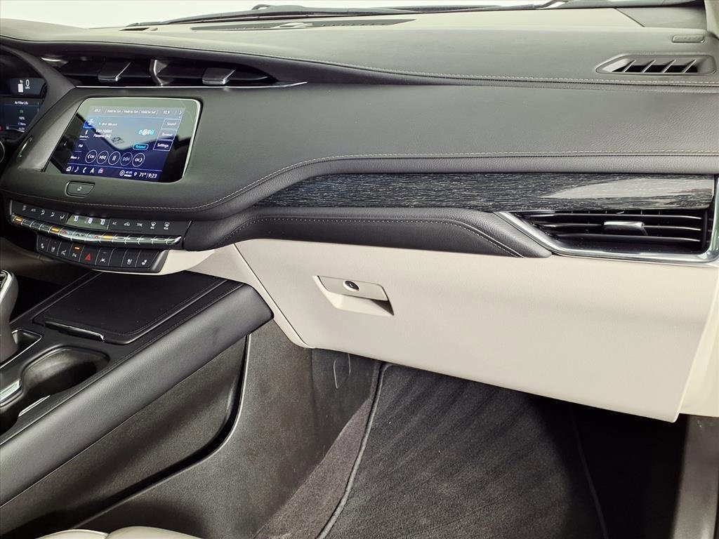 Certified 2023 Cadillac XT4 Premium Luxury w/ Enhanced Visibility Package image 22