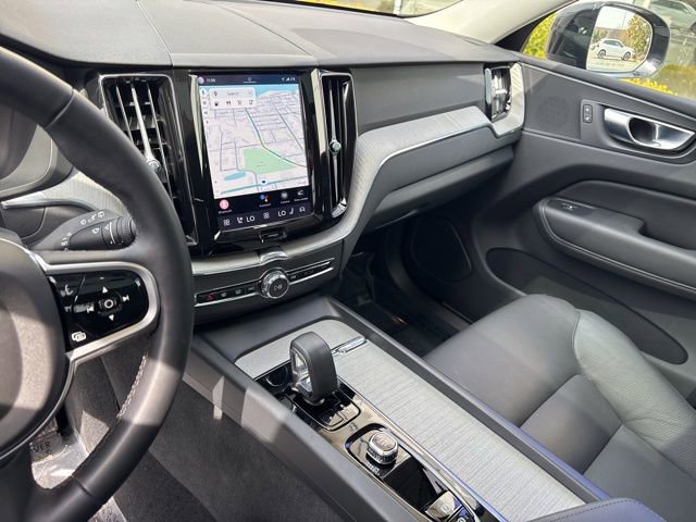 Used 2025 Volvo XC60 B5 Plus w/ Climate Package AWD/4WD image 18