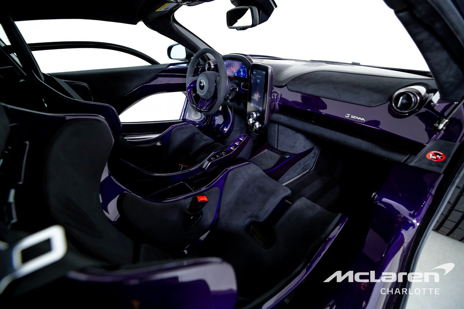 Used 2019 McLaren Senna RWD image 21