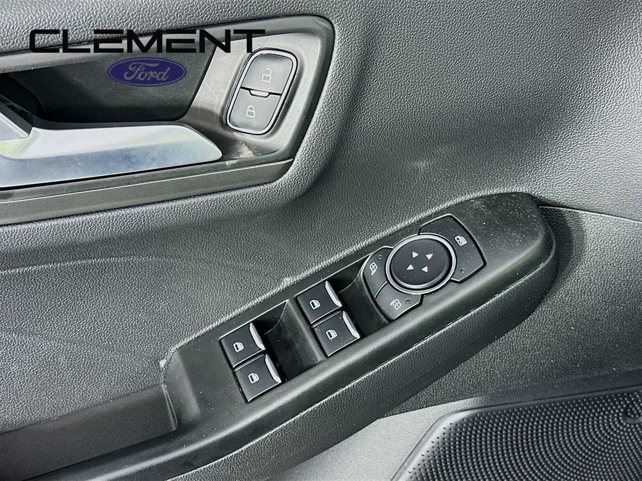 New 2025 Ford Escape SE image 24