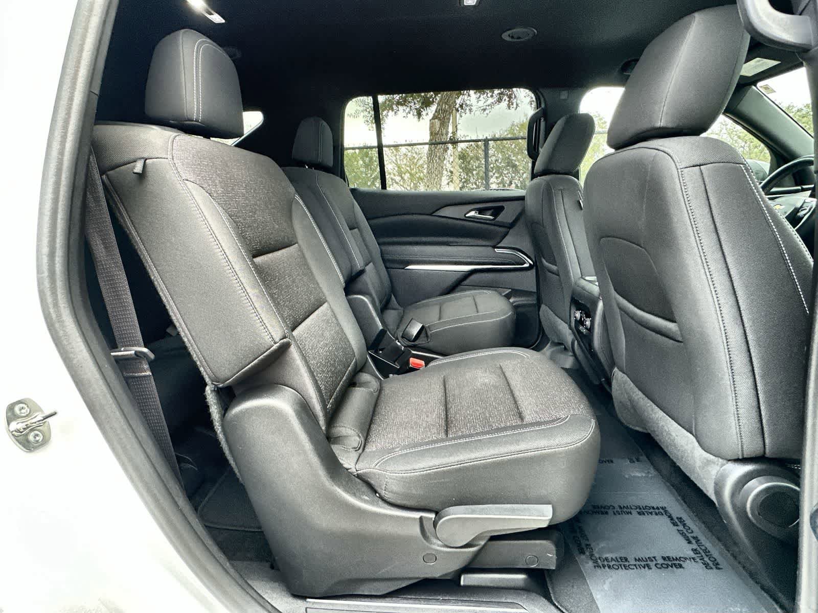 Used 2024 Chevrolet Traverse LT image 19