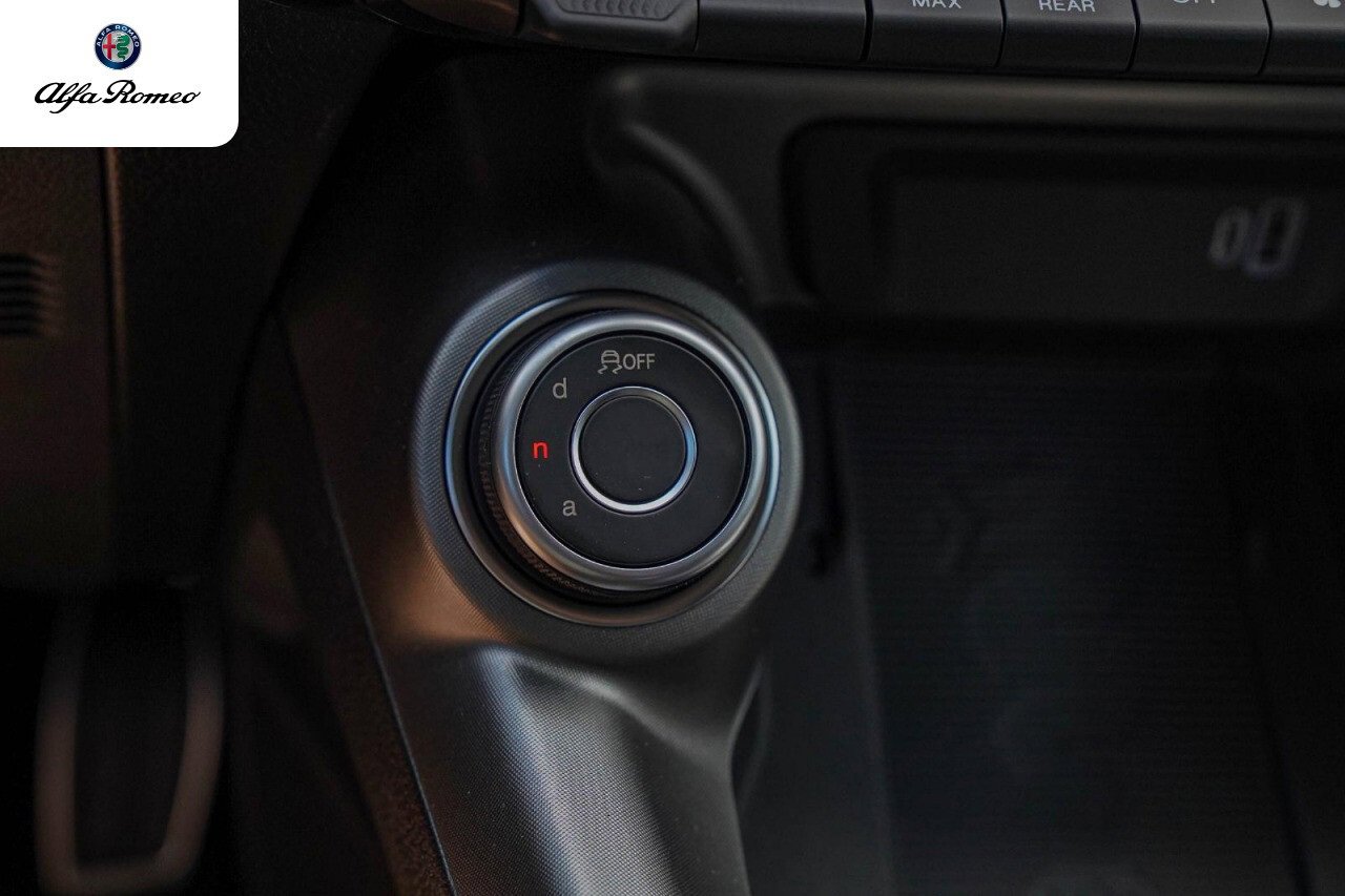 New 2025 Alfa Romeo Tonale image 13