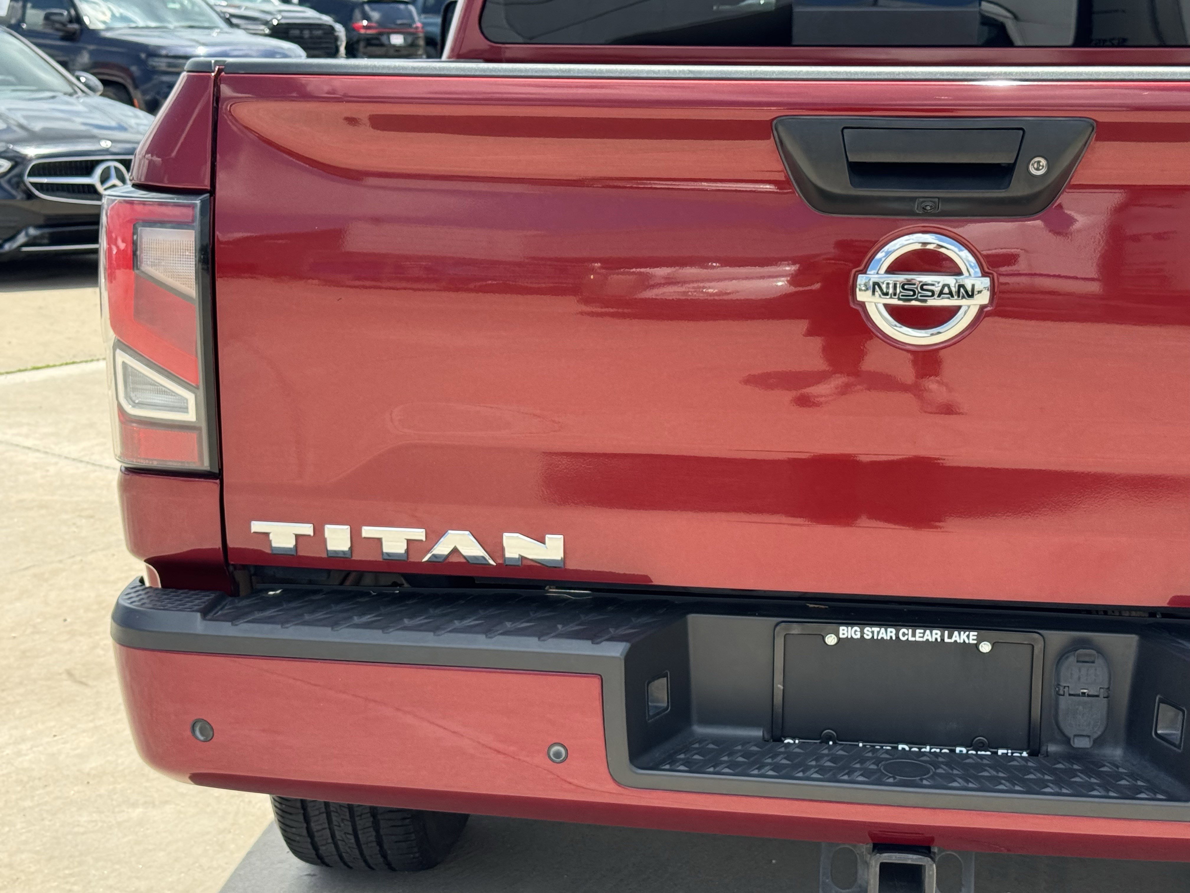 Used 2020 Nissan Titan SL w/ Moonroof Package AWD/4WD image 11
