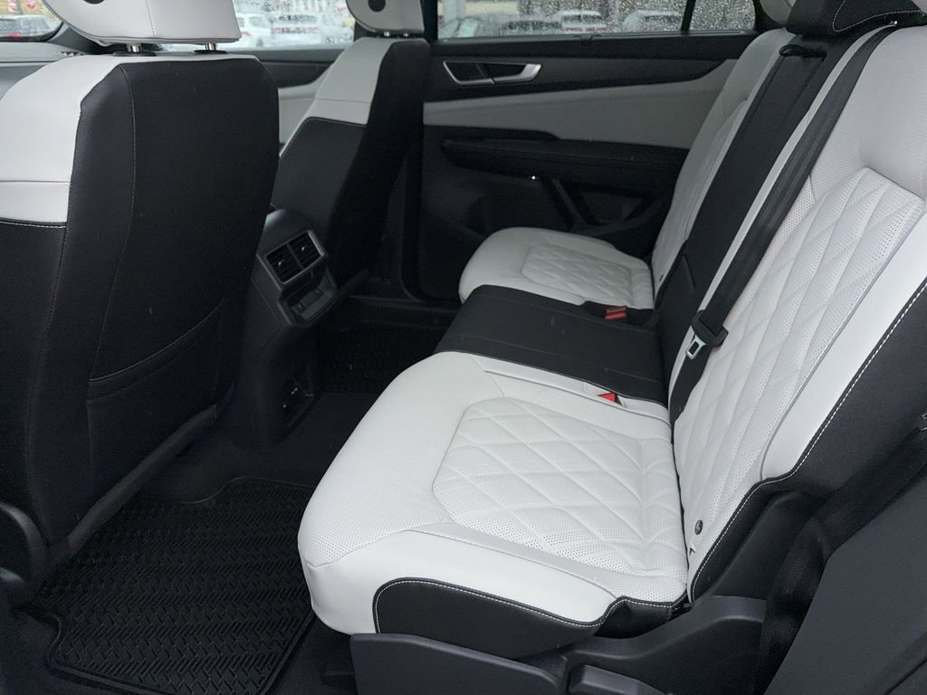 New 2025 Volkswagen Atlas Cross Sport SEL Premium R-Line AWD/4WD image 29
