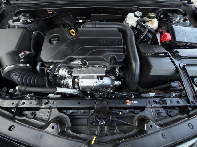 Used 2023 Chevrolet Malibu LT FWD image 30