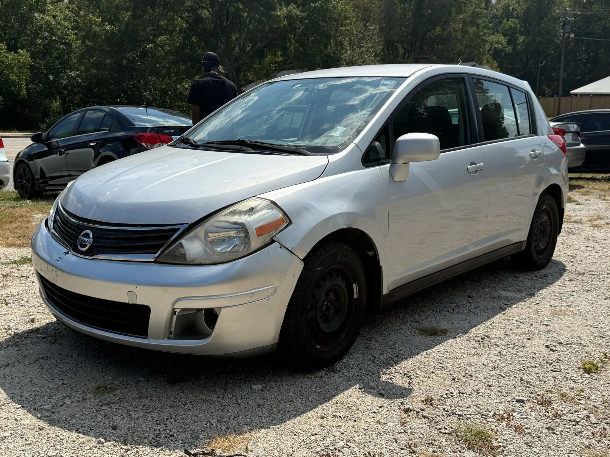 Used 2011 Nissan Versa 1.8 S w/ Plus Pkg image 2