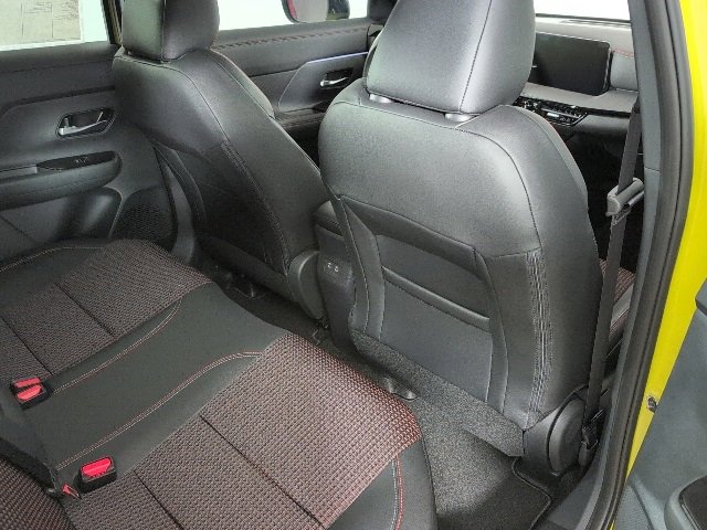 New 2026 Nissan Kicks SR w/ Cold Weather Package image 11