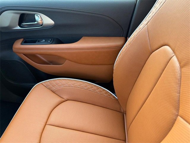 New 2026 Chrysler Pacifica Pinnacle image 29